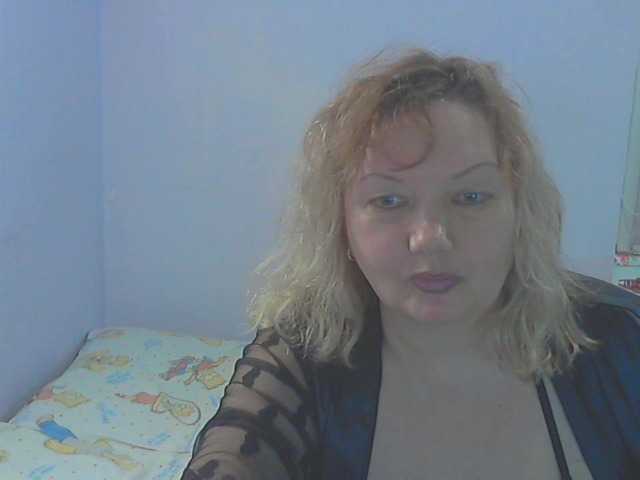 LucyAlexis's BongaCams show and profile