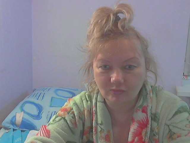 LucyAlexis's BongaCams show and profile