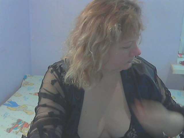 LucyAlexis's BongaCams show and profile