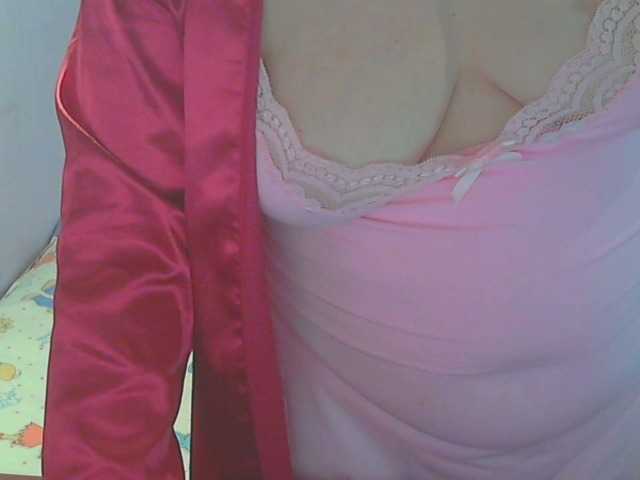 LucyAlexis's BongaCams show and profile