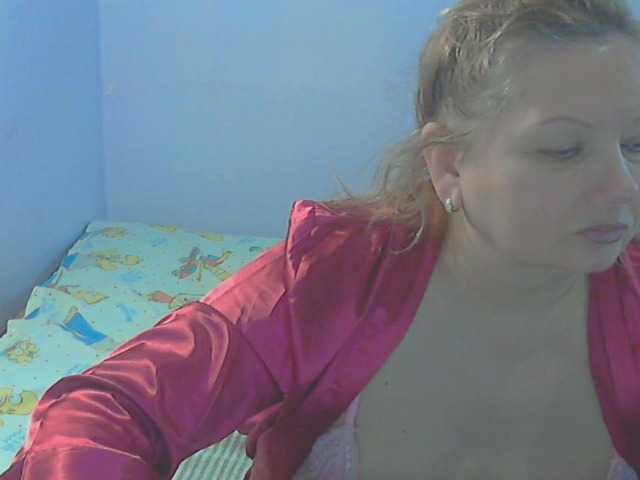 LucyAlexis's BongaCams show and profile