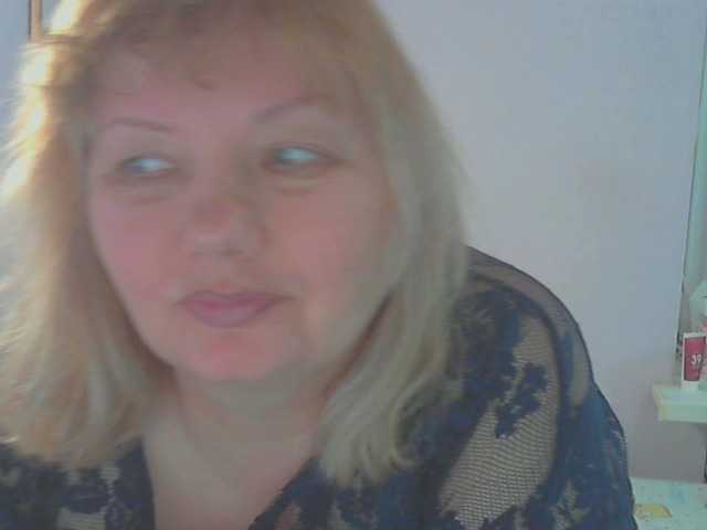 LucyAlexis's BongaCams show and profile