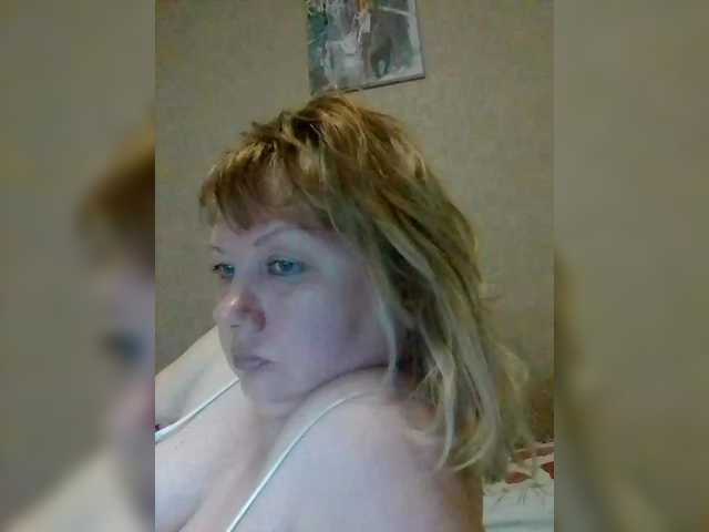 LucyAlexis's BongaCams show and profile