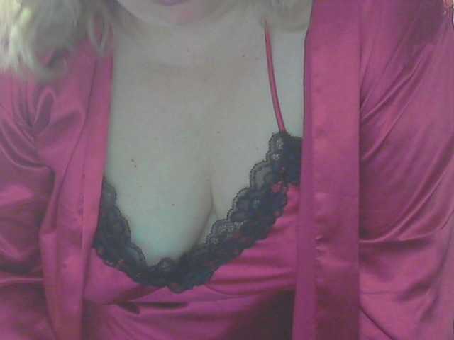 LucyAlexis's BongaCams show and profile