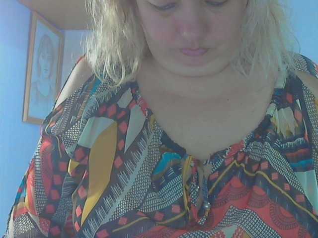 LucyAlexis's BongaCams show and profile