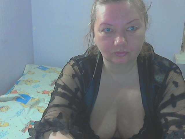 LucyAlexis's BongaCams show and profile