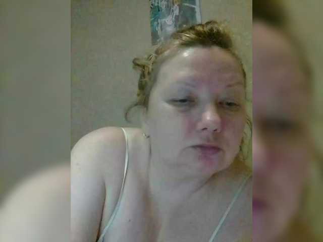 LucyAlexis from BongaCams