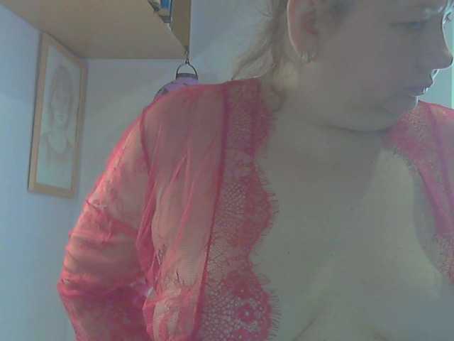 LucyAlexis's BongaCams show and profile