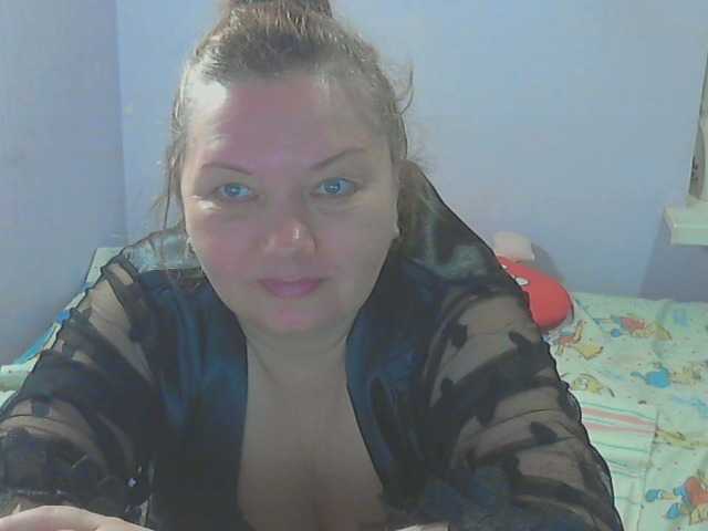 LucyAlexis's BongaCams show and profile