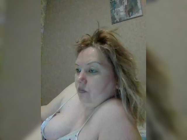 LucyAlexis's BongaCams show and profile