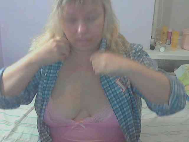 LucyAlexis webcam