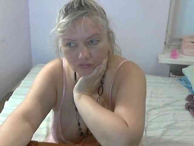 LucyAlexis webcam