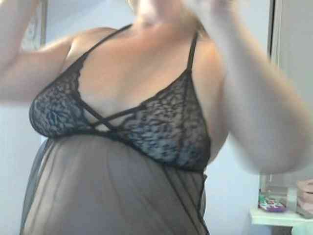 LucyAlexis webcam