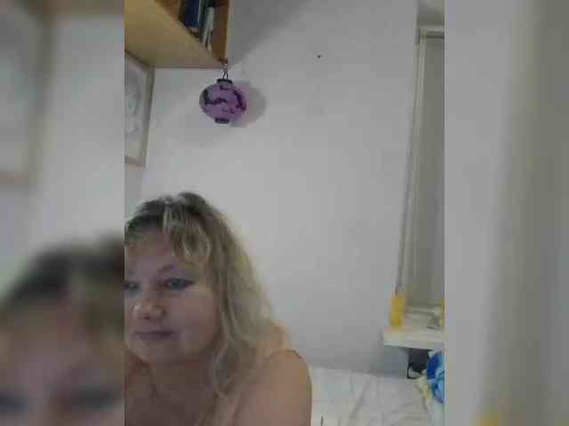 LucyAlexis webcam