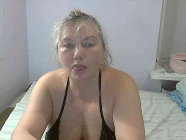 LucyAlexis webcam
