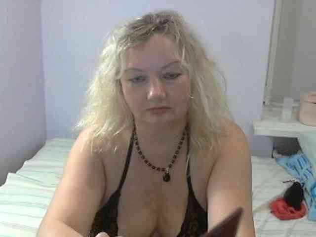 LucyAlexis webcam