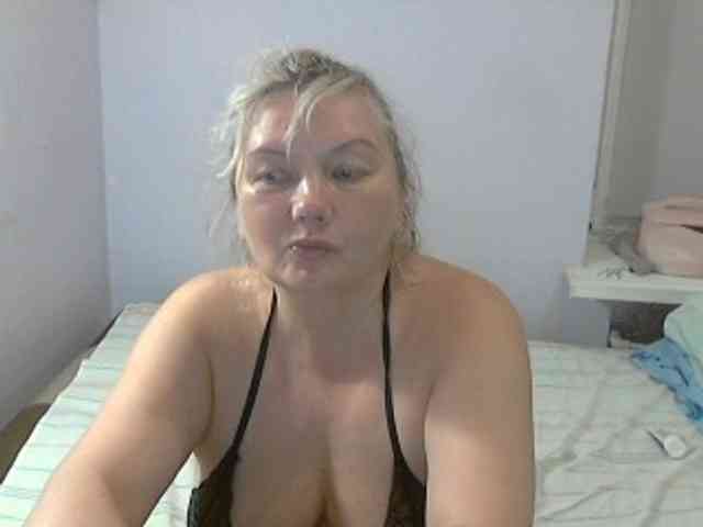 LucyAlexis webcam