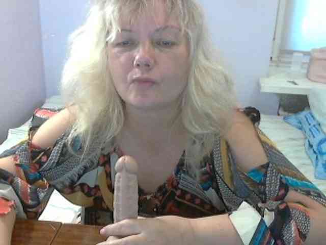 LucyAlexis webcam