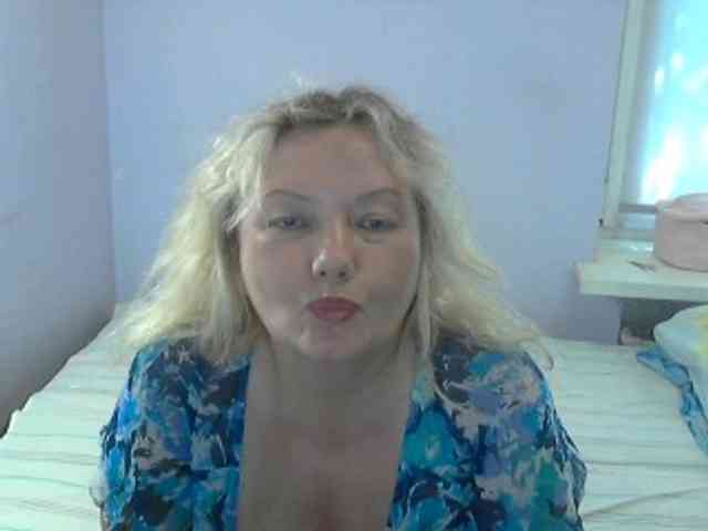 LucyAlexis webcam