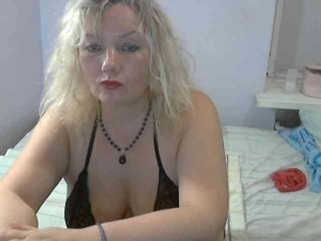 LucyAlexis webcam