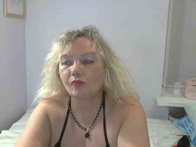 LucyAlexis webcam