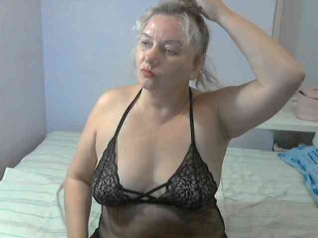 LucyAlexis webcam