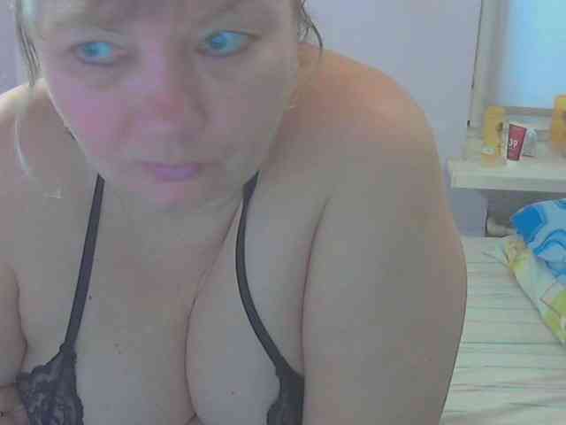 LucyAlexis webcam