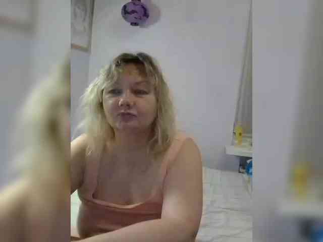 LucyAlexis webcam