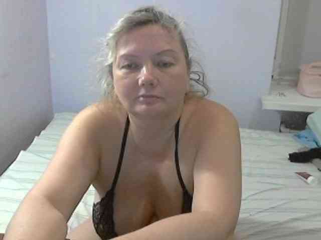 LucyAlexis webcam