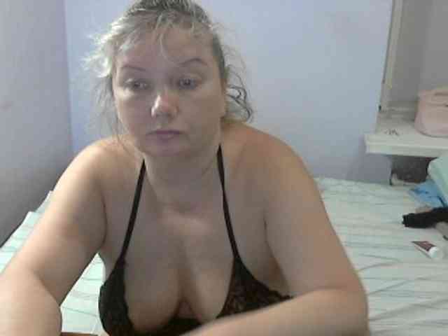 LucyAlexis webcam