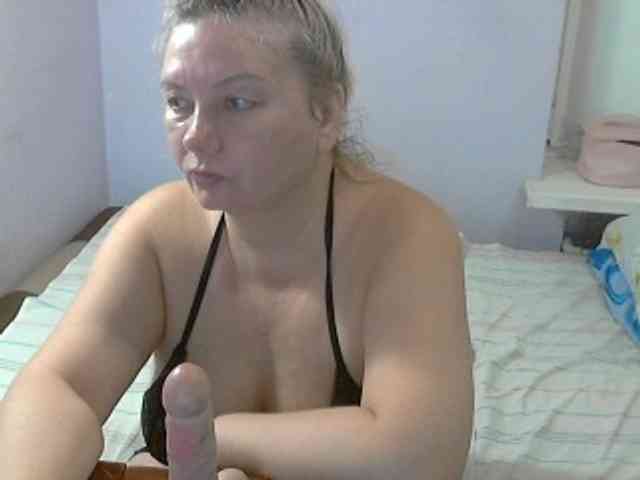 LucyAlexis webcam