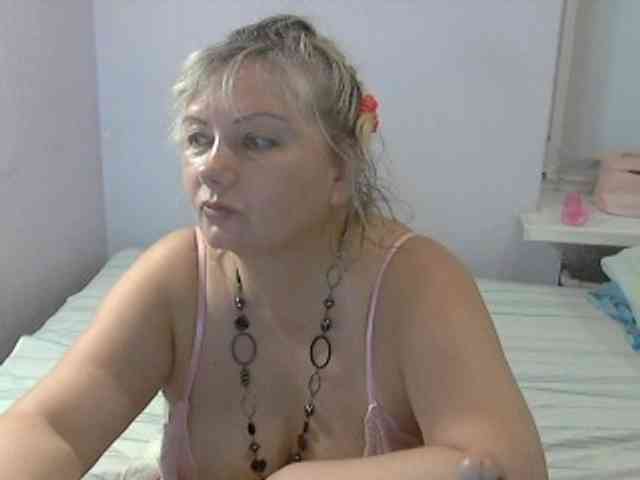 LucyAlexis webcam