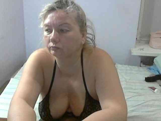 LucyAlexis webcam