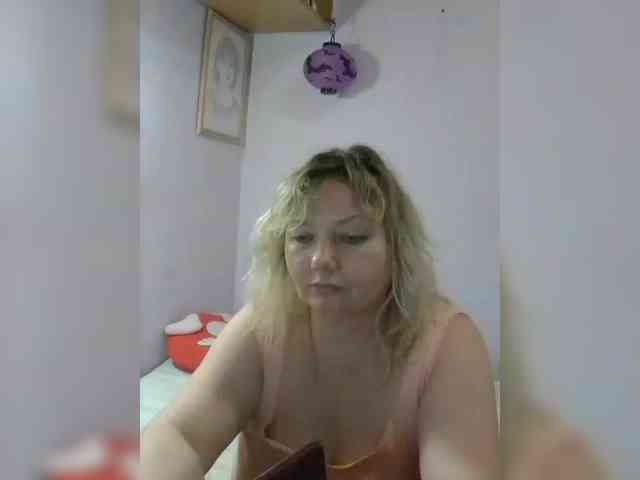 LucyAlexis webcam