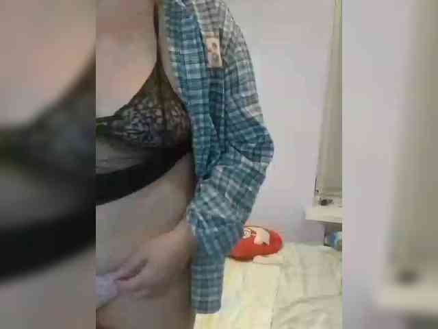 LucyAlexis webcam