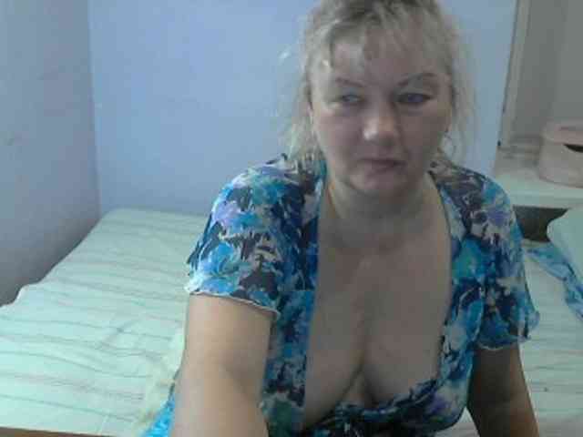 LucyAlexis webcam
