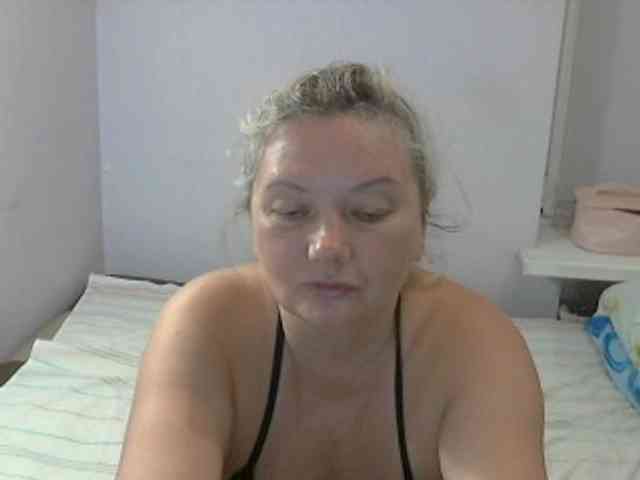 LucyAlexis webcam