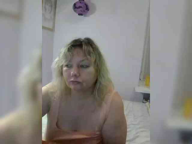 LucyAlexis webcam