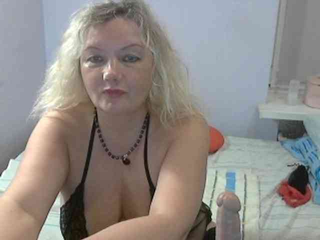 LucyAlexis webcam