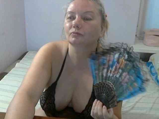 LucyAlexis webcam