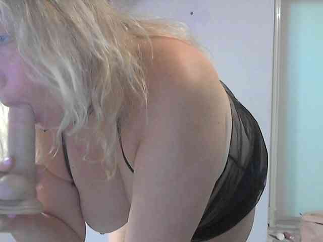 LucyAlexis webcam