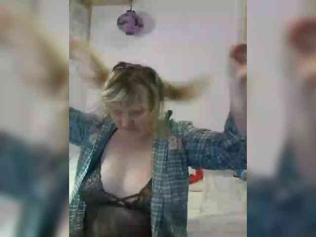 LucyAlexis webcam