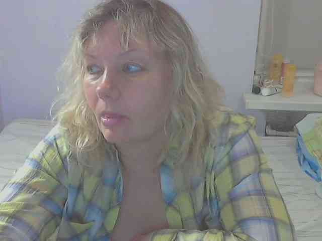 LucyAlexis webcam