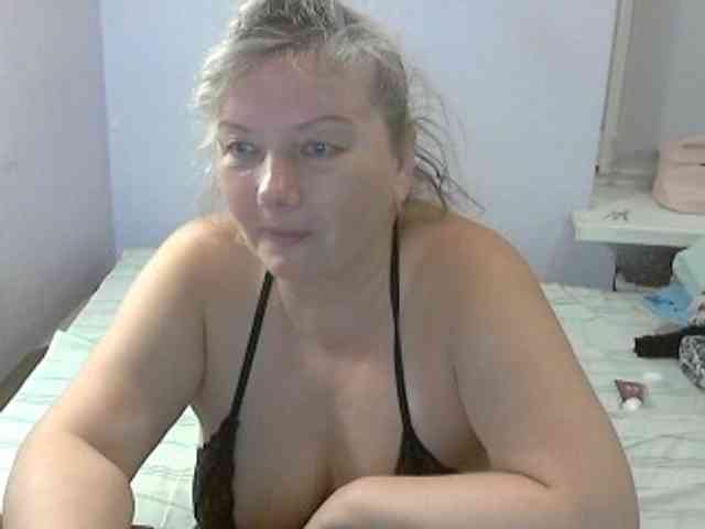LucyAlexis webcam