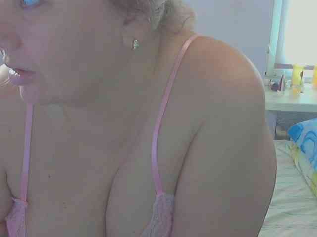 LucyAlexis webcam