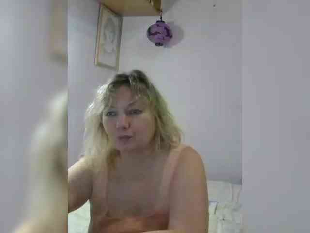 LucyAlexis webcam