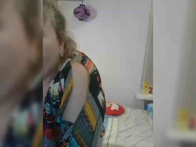 LucyAlexis webcam