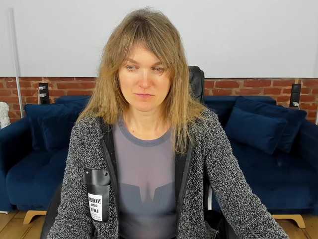 Annabel-xxx's BongaCams show and profile