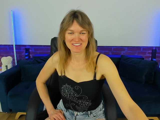 Annabel-xxx's BongaCams show and profile