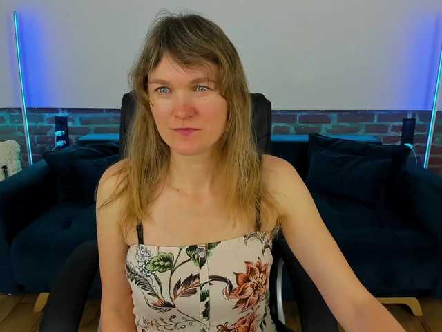 Annabel-xxx's BongaCams show and profile